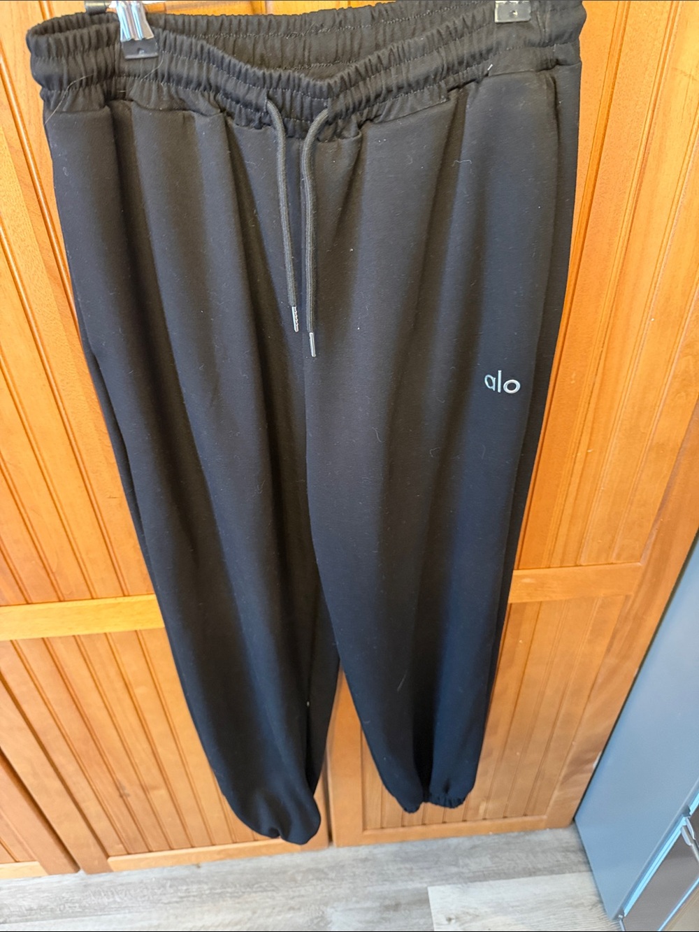 ALO Yoga Black Men's Jogger Sweatpants with Drawstring